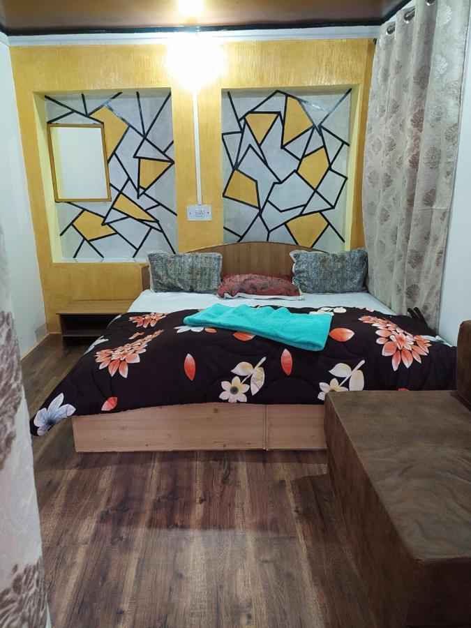Pahalgām Mir Guest House מראה חיצוני תמונה
